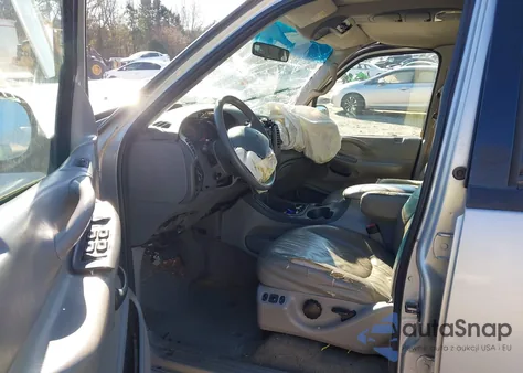 1998 Ford Expedition Eddie Bauer/Xlt z USA, uszkodzony, nr VIN 1FMRU1766WLB61306